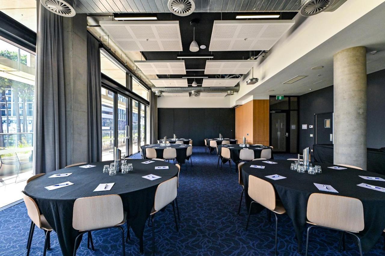 Nesuto Curtin Perth Hotel Exterior foto